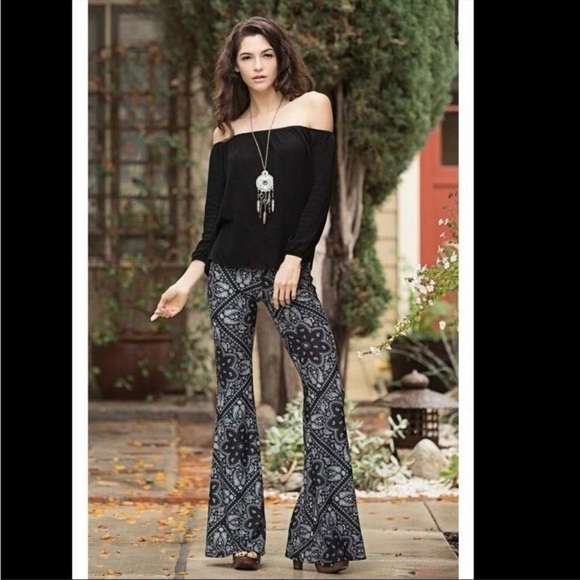 BLACK AND WHITE PAISLEY PRINT BOHO FLARE BELL PANTS - Picture 1 of 4